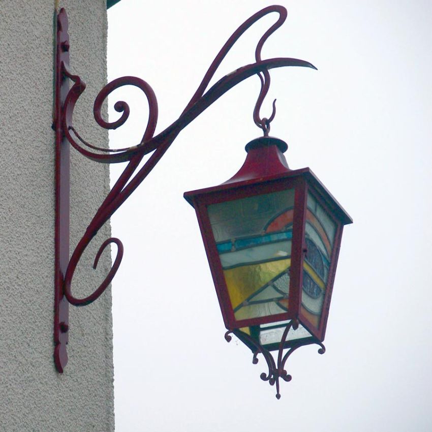 lanterne en fer et vitrail